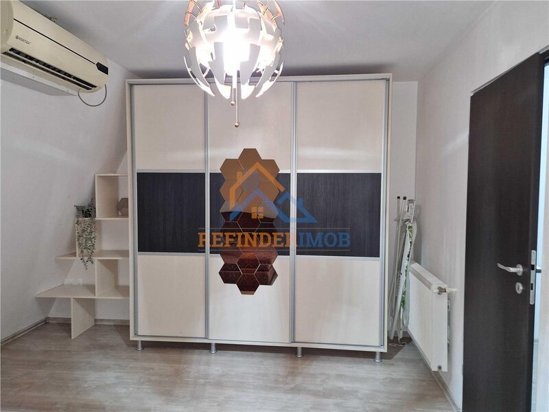 Fizicienilor, apartament 3 camere de vanzare.